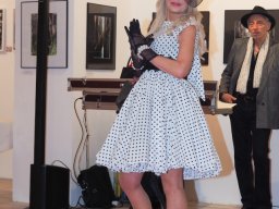 Fashion Show in der Contemplor Galerie Wien am 14. 03. 2024